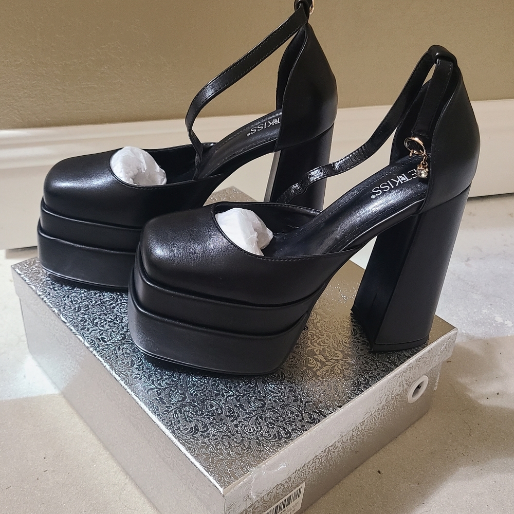 Shoes - Picture 2 of 2